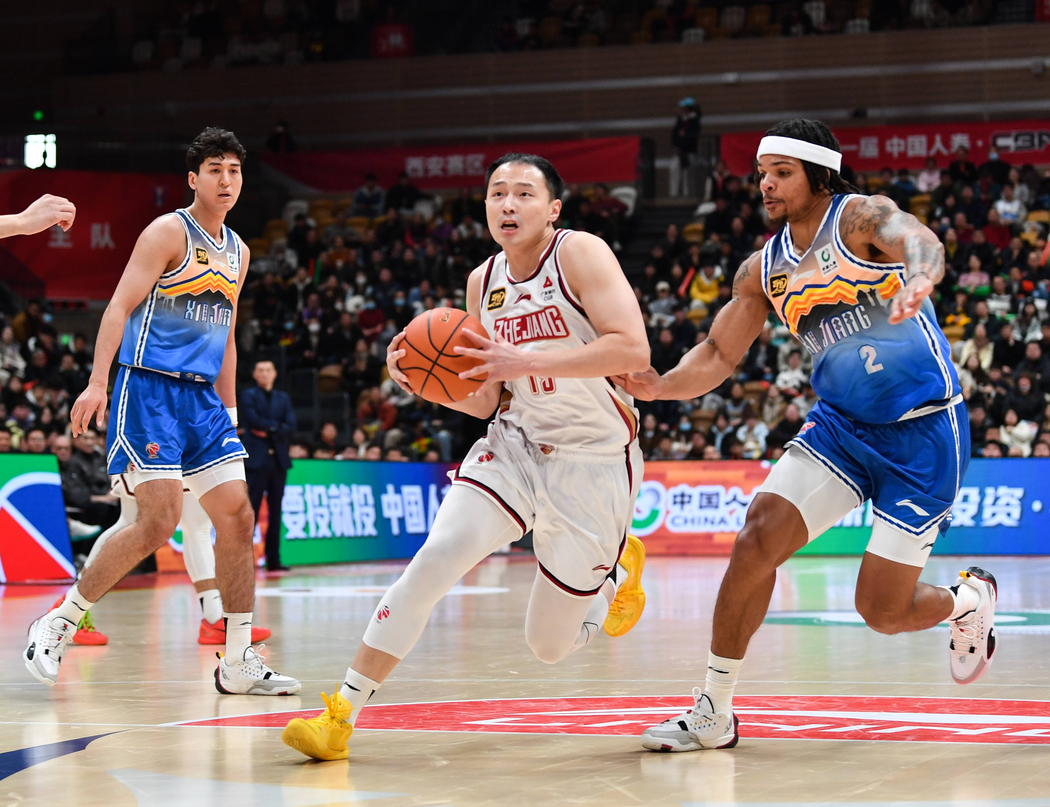 追光 | CBA多起重磅交易，传递什么信号？